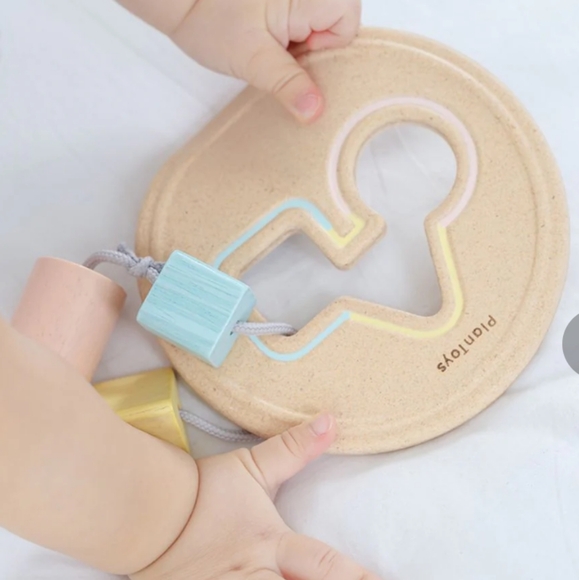 Plan Toys Shape Sorter - Picture 1 of 4
